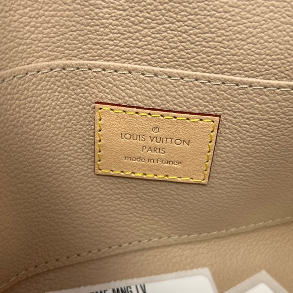 LOUIS VUITTON COSMETIC BAG - Picture 6 of 6